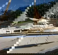 Townsville Lunchtime Sailing Cruise Boat Tour - Redcliffe Tourism