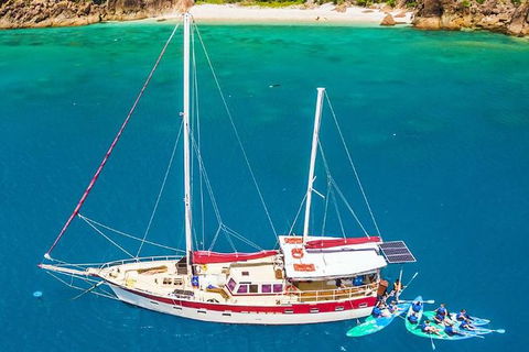 2-Day Whitsundays Sailing Adventure: SV Whitehaven - Redcliffe Tourism 2
