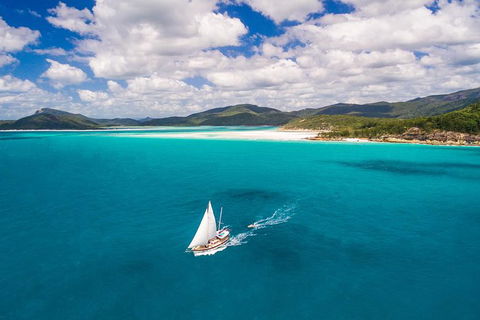 2-Day Whitsundays Sailing Adventure: Summertime - Redcliffe Tourism 0