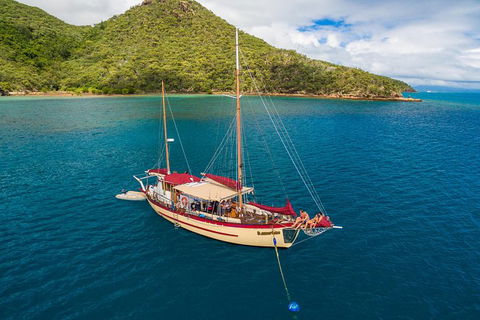 2-Day Whitsundays Sailing Adventure: Summertime - Redcliffe Tourism 2