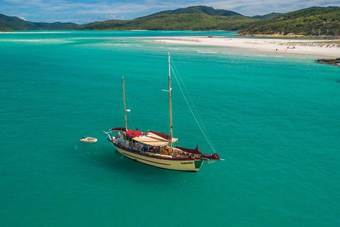 2-Day Whitsundays Sailing Adventure: Summertime - Redcliffe Tourism 11