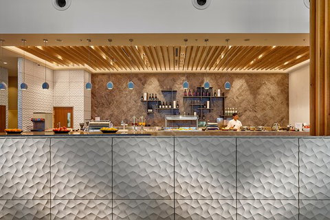 Brisbane Airport International Departure Plaza Premium Lounge - Redcliffe Tourism 5