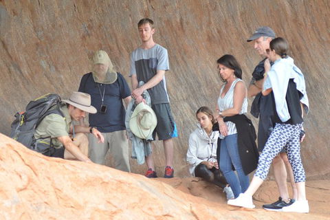 Uluru Small Group Tour Including Sunset - Redcliffe Tourism 8