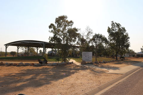Longreach Skate Park - Redcliffe Tourism 0