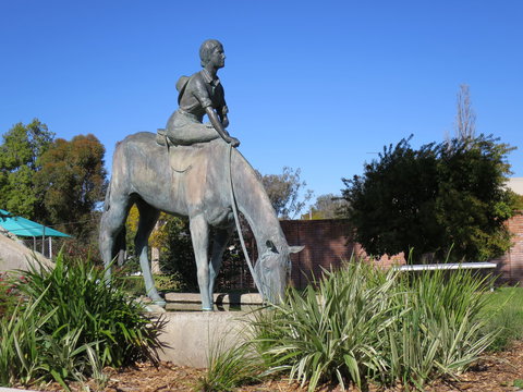 Dorothea Mackellar Memorial Statue - Redcliffe Tourism 0