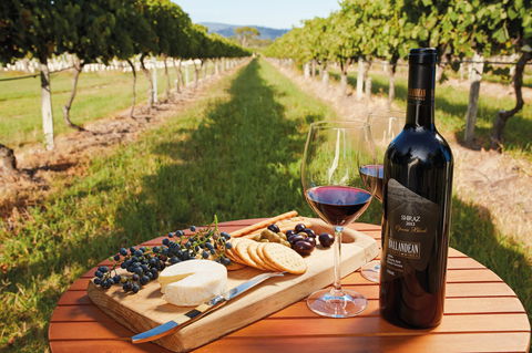 Granite Belt And Darling Downs - Redcliffe Tourism 0
