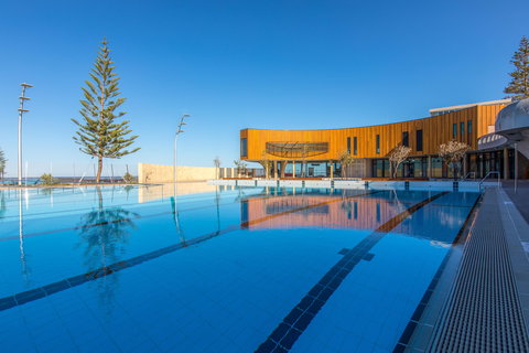 Scarborough Beach Pool - Redcliffe Tourism 1