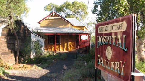 Lightning Ridge Heritage Cottage - Redcliffe Tourism 0