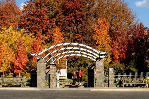 Orange Botanic Gardens - Redcliffe Tourism 1