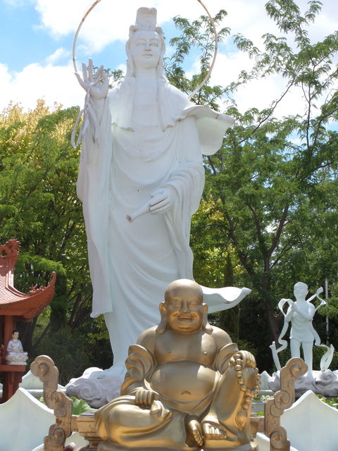 Sakyamuni Buddhist Centre/Van Hanh Monastery - Redcliffe Tourism 2