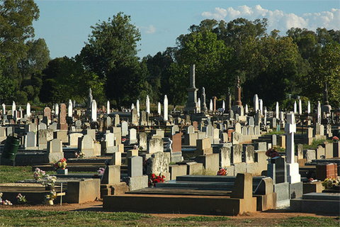 Benalla Cemetery Historical Walk - Redcliffe Tourism 1