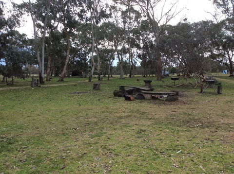 Black Cockatoo Bush Camp - Redcliffe Tourism 1