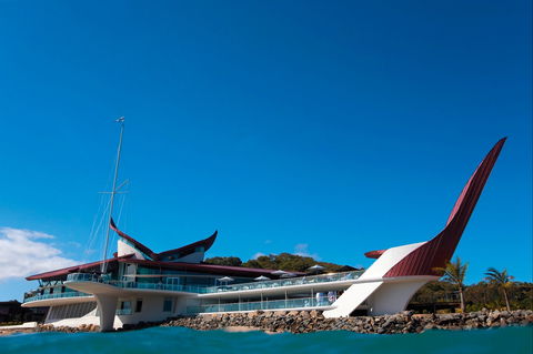Hamilton Island Yacht Club - Redcliffe Tourism 2