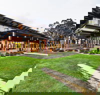 Lakeside Function Centre - Eight Willows Retreat - Redcliffe Tourism