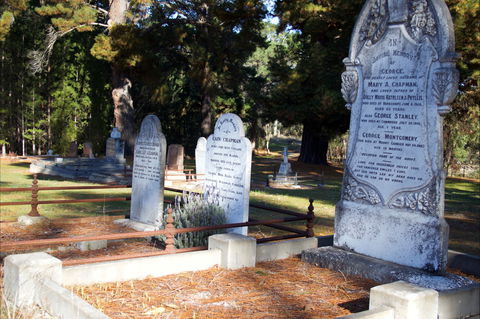 Lucindale Cemetery - Redcliffe Tourism 0