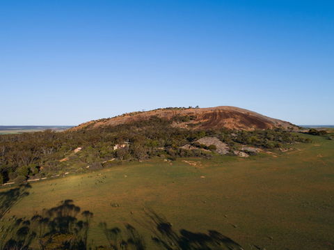 Mount Wudinna - Redcliffe Tourism 1