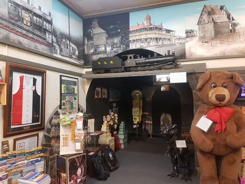 The Burg - Redcliffe Tourism 0