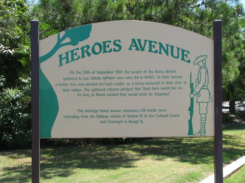 War Memorial And Heroes Avenue, Roma - Redcliffe Tourism 2