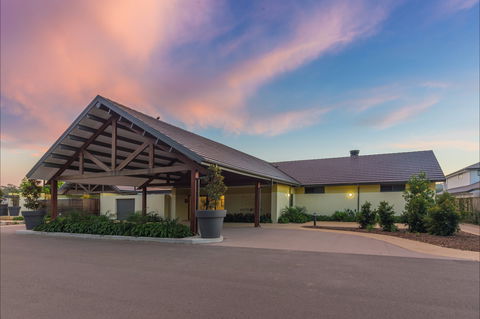 Pacific Dunes Golf Club - Redcliffe Tourism 0