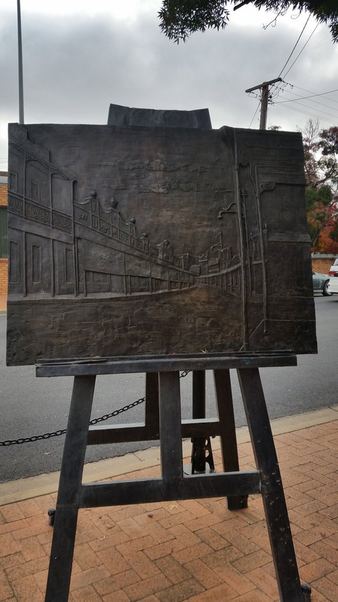 Russell Drysdale Easel Sculpture - Redcliffe Tourism 0