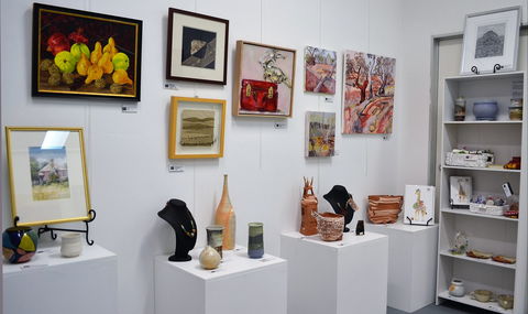 T'arts Gallery - Redcliffe Tourism 0