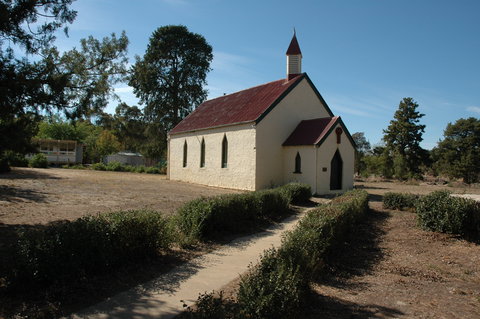 Gundaroo - Redcliffe Tourism 1