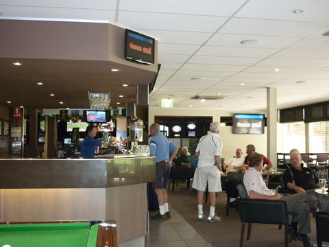 Queanbeyan Golf Club - Redcliffe Tourism 1