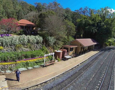 Spring Bluff Railway Station - Redcliffe Tourism 0