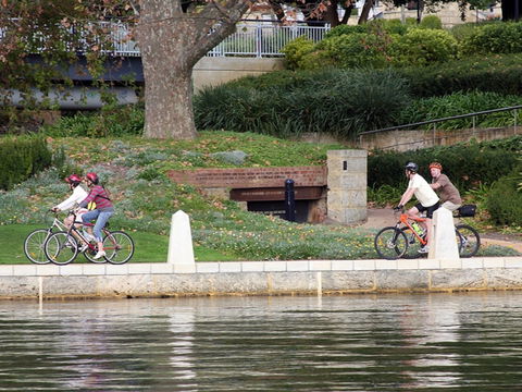 Windan Bridge Loop, East Perth - Redcliffe Tourism 0