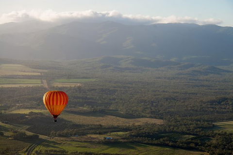 Hot Air Ballooning Tour From Cairns - Redcliffe Tourism 7