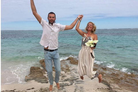 Elope In Paradise - Weddings At Mission Beach - Redcliffe Tourism 1