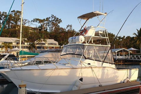 Full Day Fishing Charter Airlie Beach Whitsundays - Redcliffe Tourism 3
