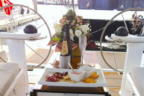 Sailing Curlew Escape On Moreton Bay - Redcliffe Tourism 1