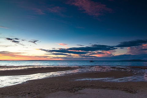 Bareboat Hire - Cattitude 7 Nights - Redcliffe Tourism 1