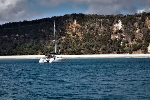 Bareboat Hire - Cattitude 7 Nights - Redcliffe Tourism 0