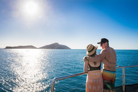 Day Sail The Whitsunday Islands On Atlantic Clipper From Airlie Beach - Redcliffe Tourism 5