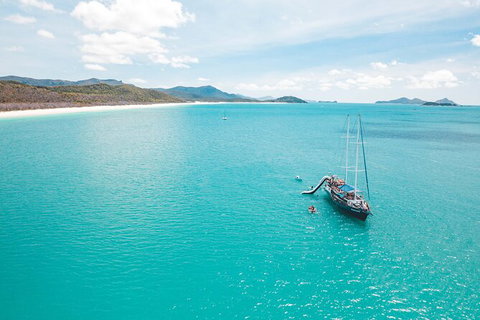 Day Sail The Whitsunday Islands On Atlantic Clipper From Airlie Beach - Redcliffe Tourism 4