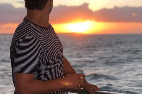 Sunset Twilight Cruise In Hervey Bay - Redcliffe Tourism 3