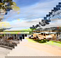 Two Hands Wines 'Flagship Vineyard Experience' - Redcliffe Tourism