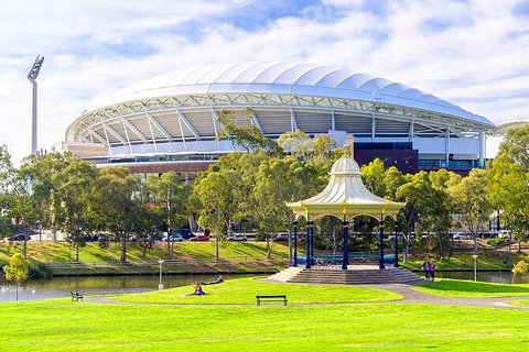 Adelaide Airport Transfers : Adelaide City To Airport ADL In Luxury Car - Redcliffe Tourism 8