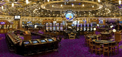 The Reef Hotel Casino - Redcliffe Tourism 3