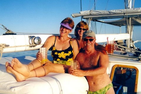 A Whitsunday Luxury Sailing Holiday - Redcliffe Tourism 4