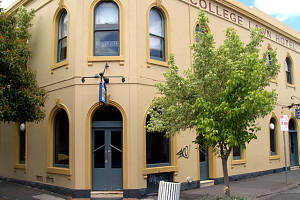 The College Lawn Hotel - Redcliffe Tourism 0