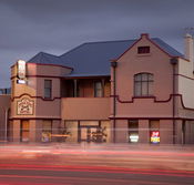 Cross Keys Hotel - Redcliffe Tourism