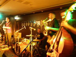 Brannigans Tavern - Redcliffe Tourism 1