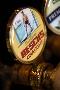 Bellevue Hotel - Redcliffe Tourism 3