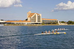 Lakes Resort Hotel - Redcliffe Tourism 3