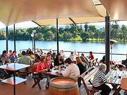 Regatta Bar - Log Cabin - Redcliffe Tourism 3