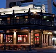 Griffins Head Hotel - Redcliffe Tourism