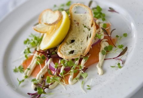 Omeros Bros Seafood Restaurant - Redcliffe Tourism 4